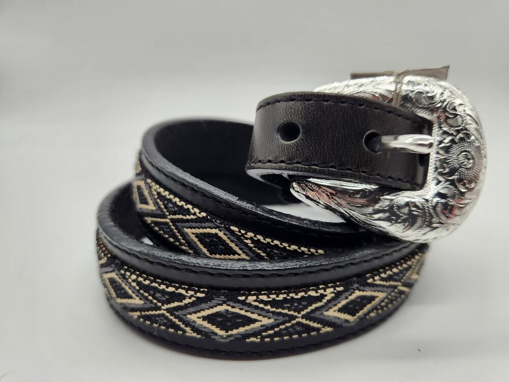 Silver Creek Women's Leather Belt Size 30 NWT A1.13